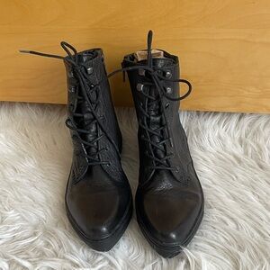 Steve Madden Lace-Up Ankle Boots Size 7
